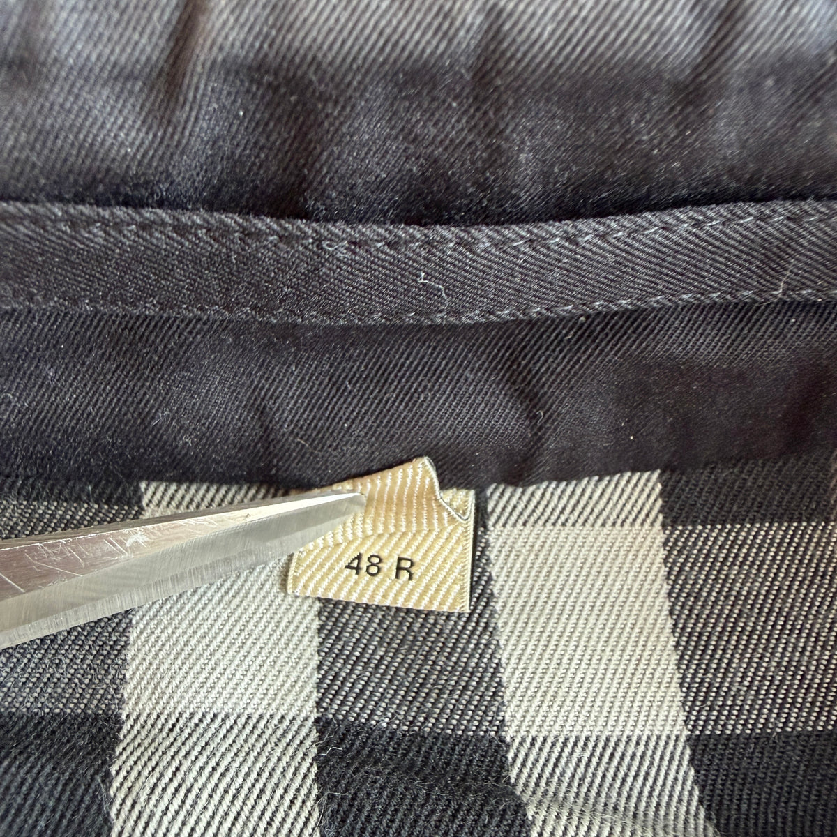 Burberry (38R / 48IT) 100% Cotton Gabardine Contrast Black Trench Coat