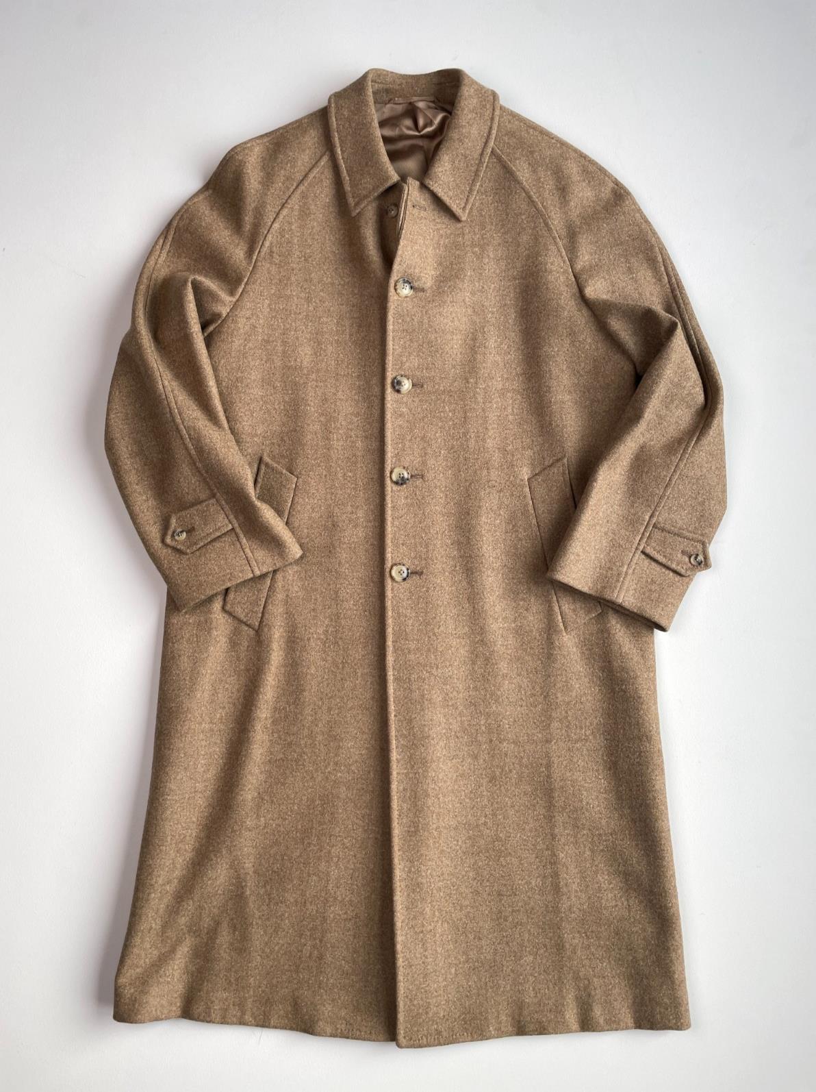 Burberry (42R) 100% Wool Camel Color Balmacaan Ragan Sleeve Over Top Coat