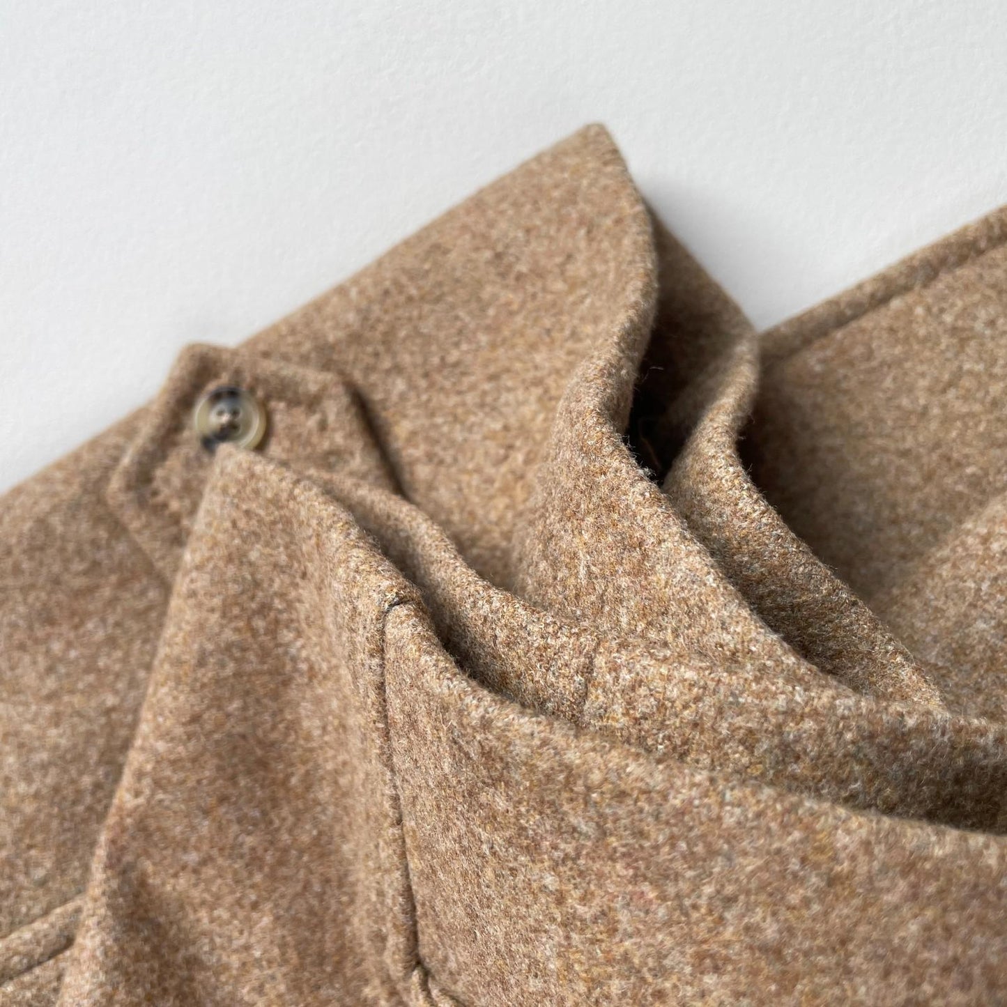 Burberry (42R) 100% Wool Camel Color Balmacaan Ragan Sleeve Over Top Coat