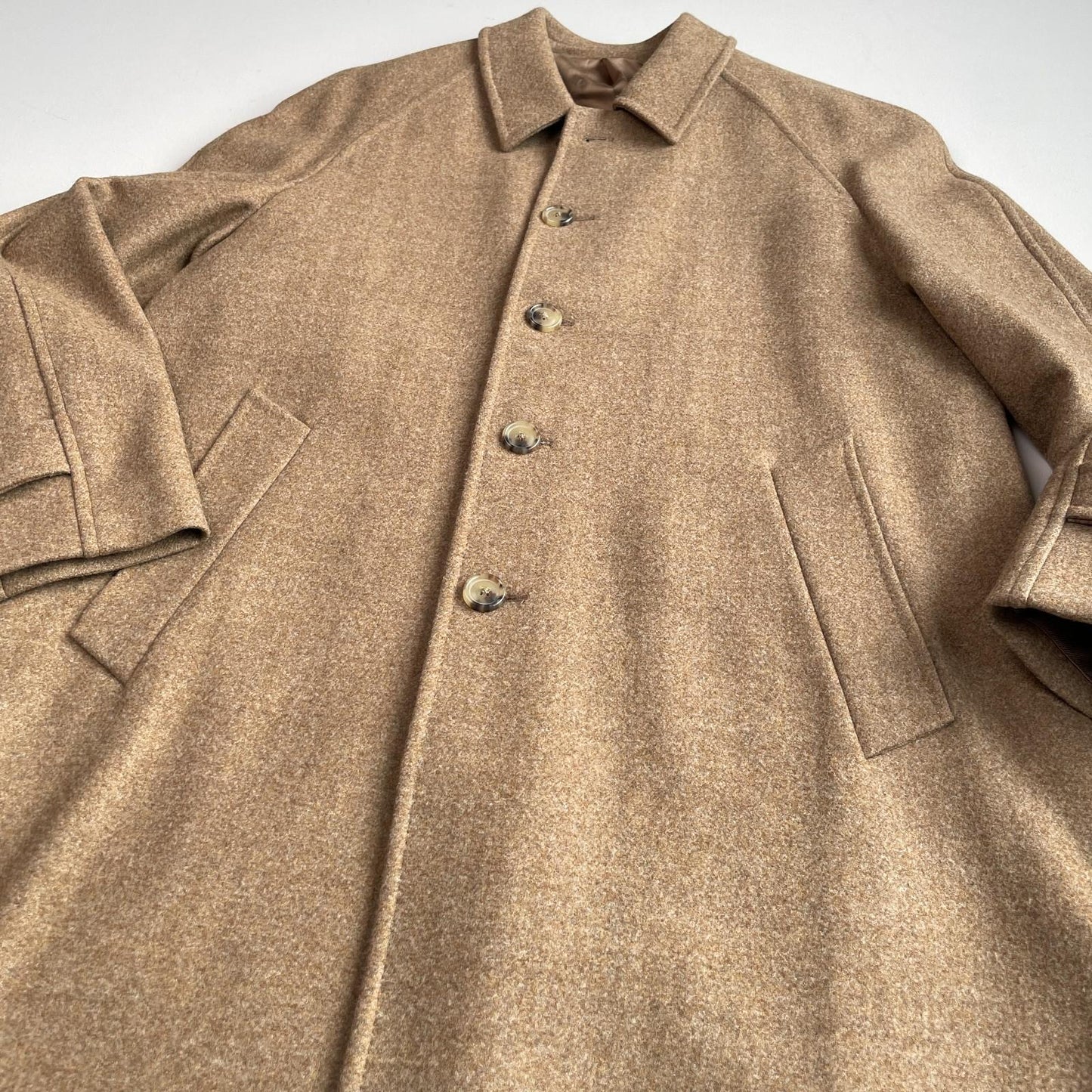 Burberry (42R) 100% Wool Camel Color Balmacaan Ragan Sleeve Over Top Coat