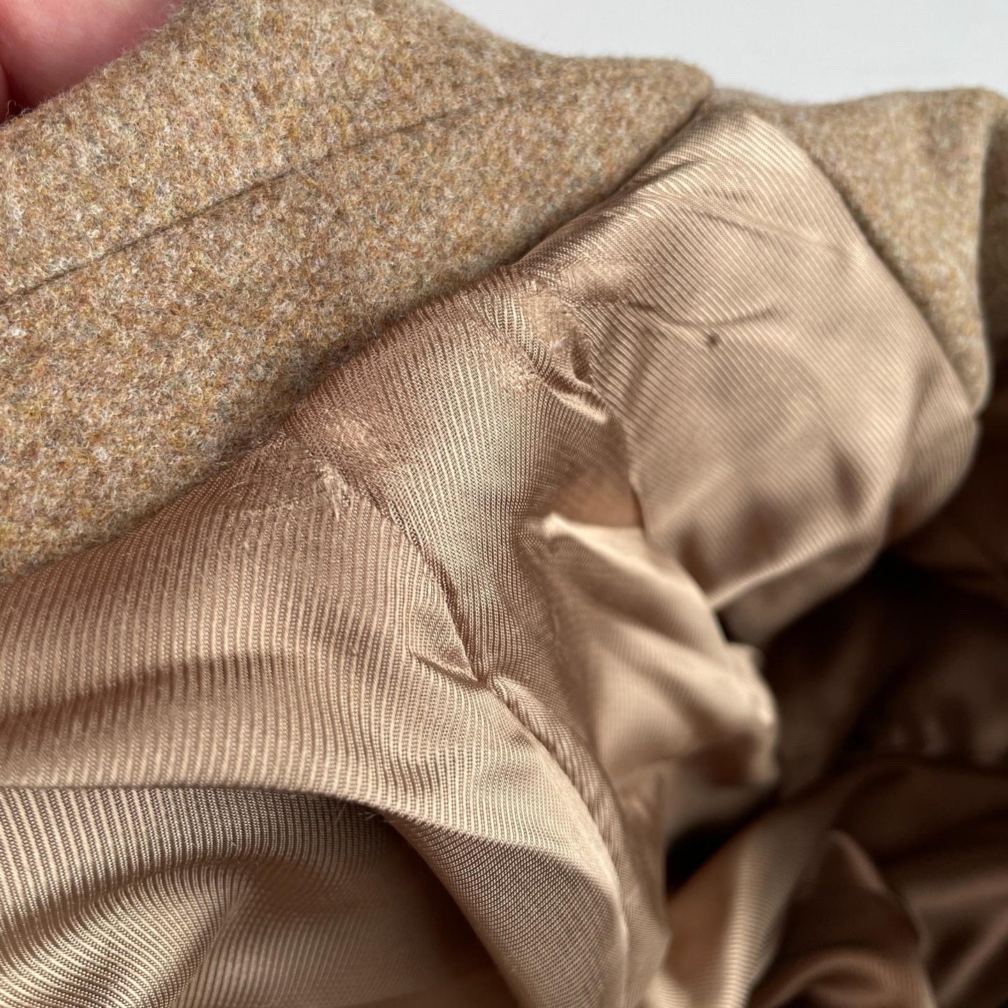 Burberry (42R) 100% Wool Camel Color Balmacaan Ragan Sleeve Over Top Coat