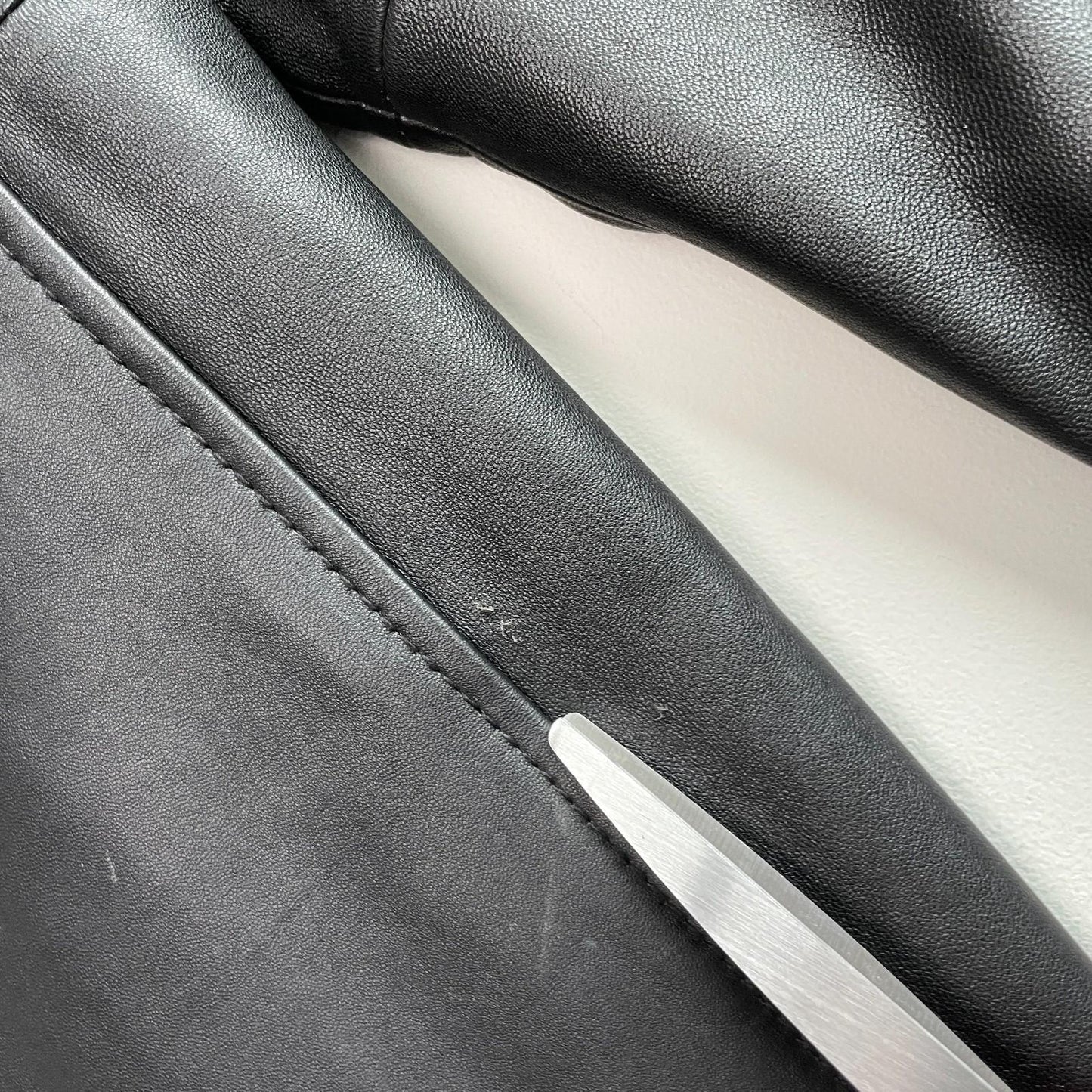 Barneys New York (XL) Black Leather Cafe Racer Motorcycle Jacket