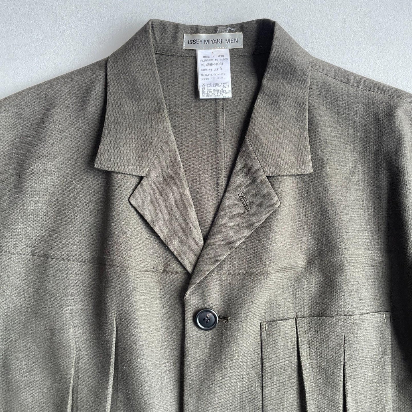 VNTG Issey Miyake (M /L) 100% Wool Military Green Pleated Chore Coat