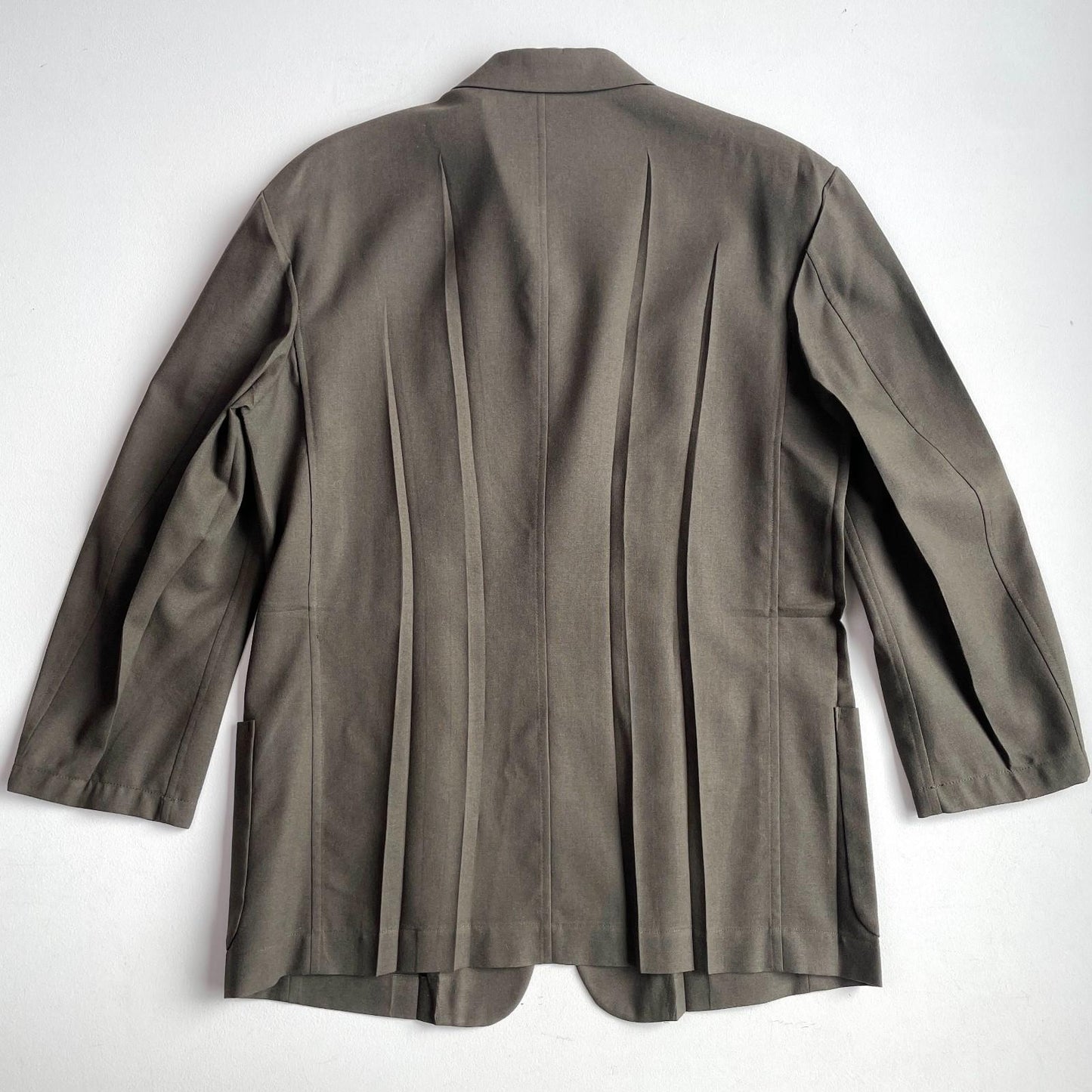 VNTG Issey Miyake (M /L) 100% Wool Military Green Pleated Chore Coat