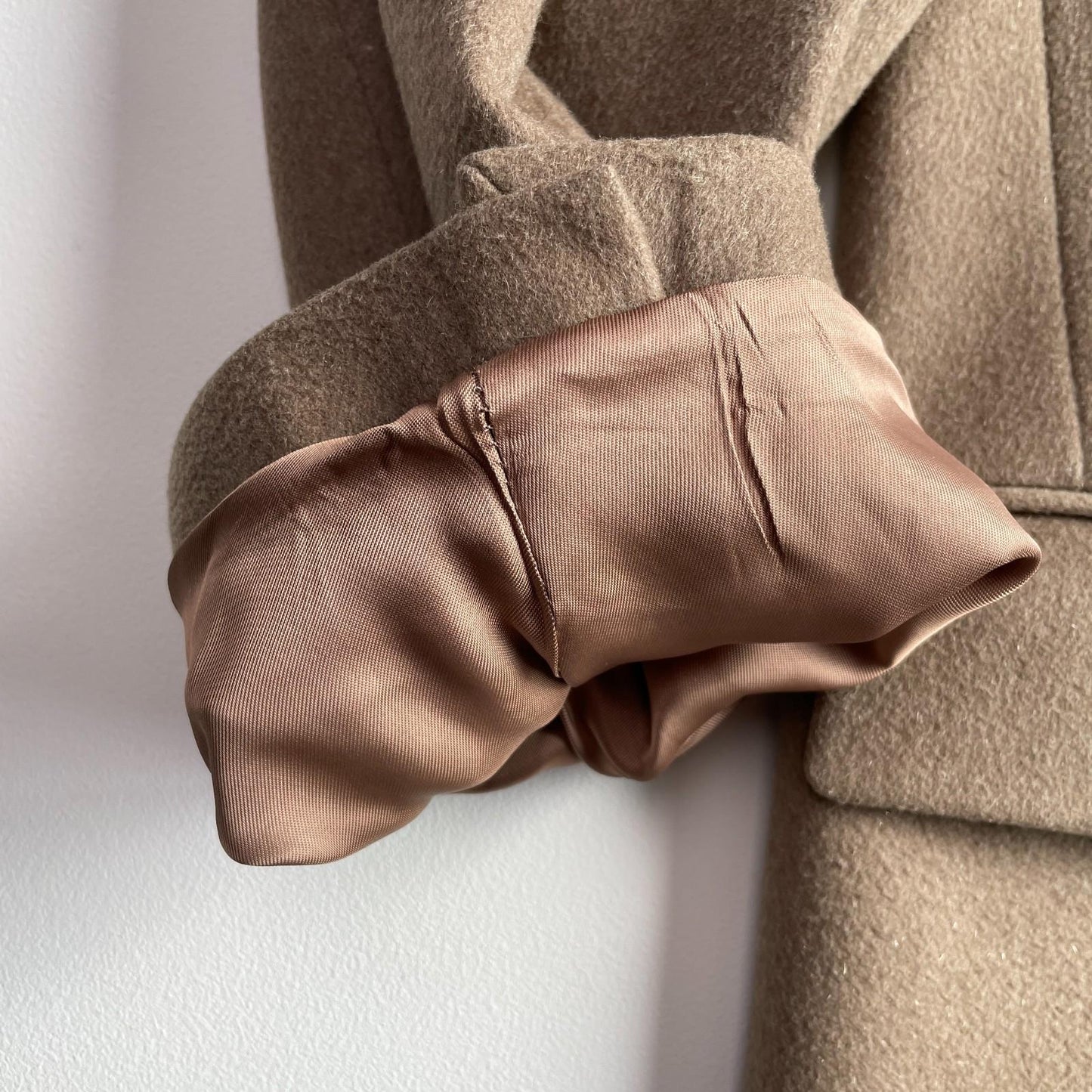 Saks Fifth Avenue (44) Wool Cashmere Made In Italy Camel Color Top Over Coat