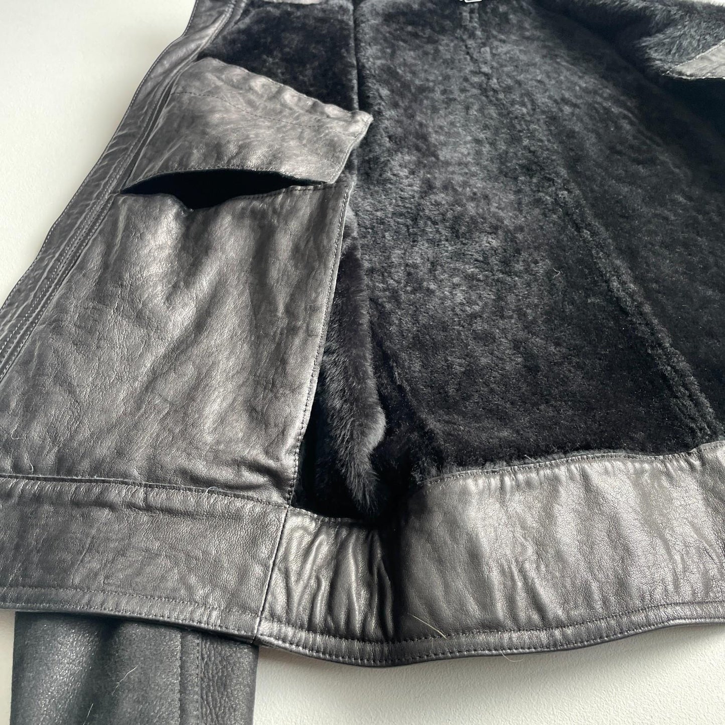 Belstaff (size 48 / M) Nubuck Leather Shearling Cafe Racer Black Jacket