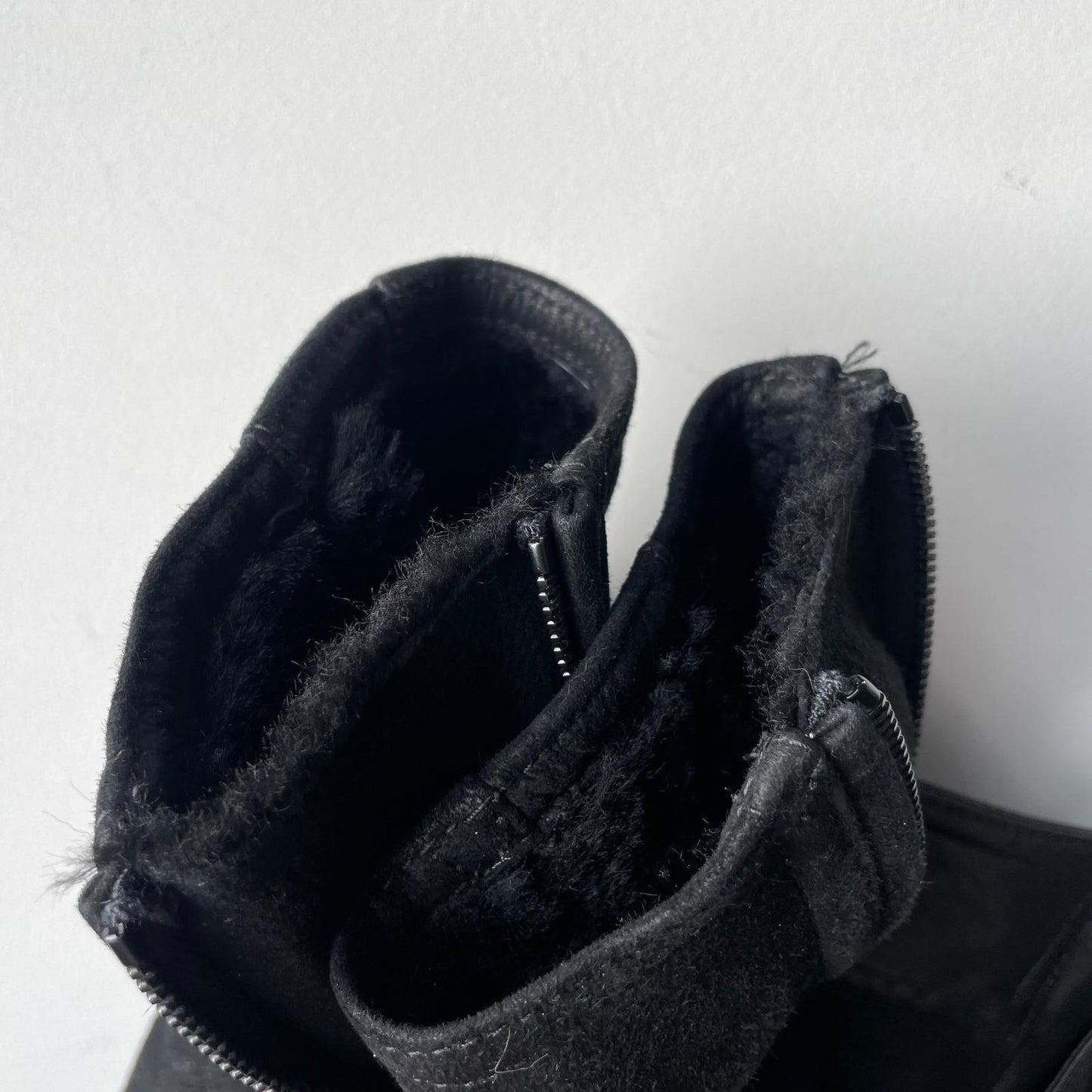 Belstaff (size 48 / M) Nubuck Leather Shearling Cafe Racer Black Jacket