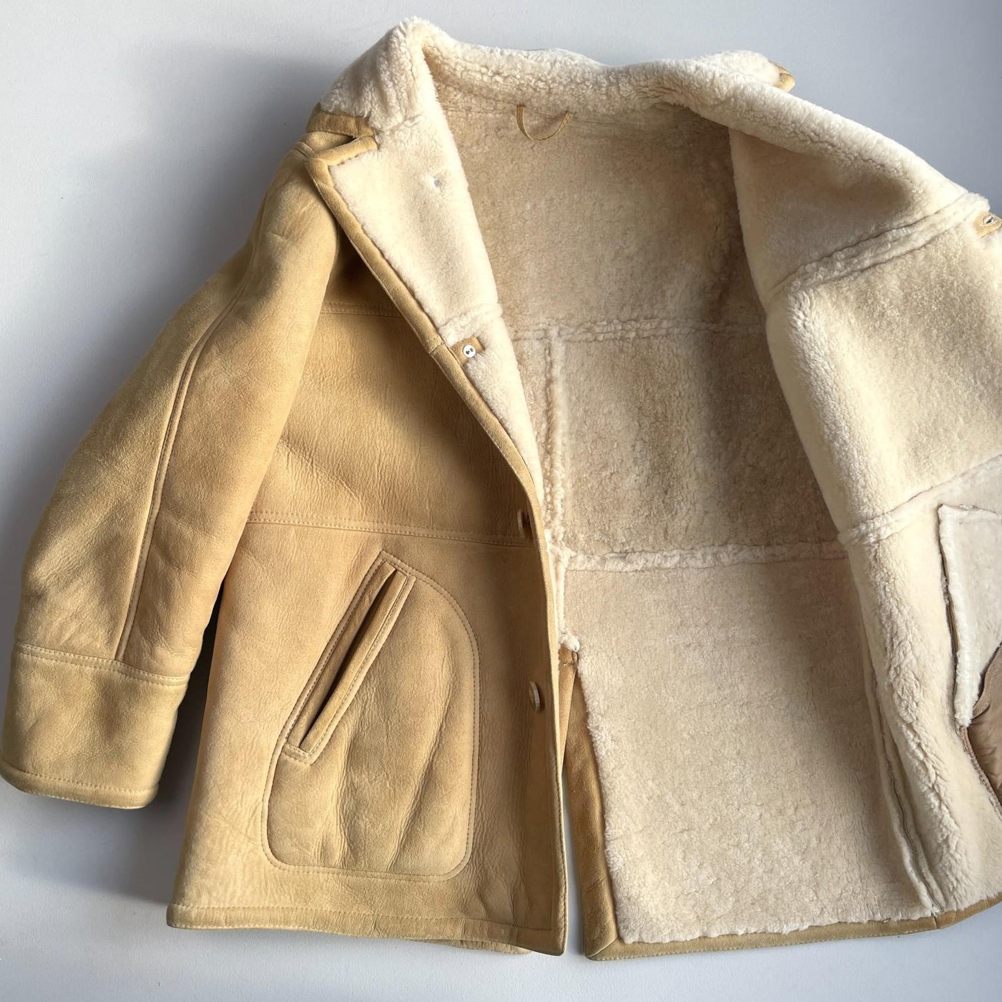 VNTG Knights Tailors (46 / XL) Genuine Leather Shearling Revere Collar Coat
