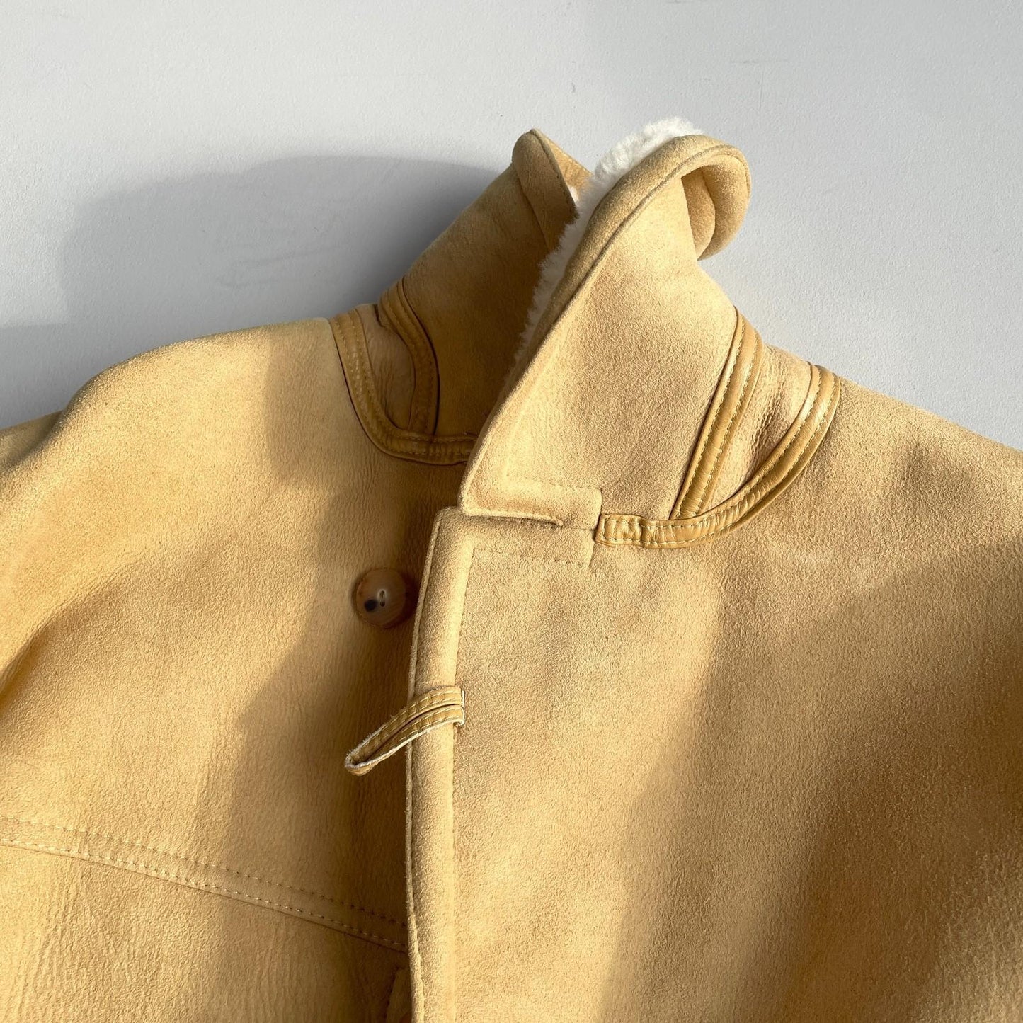 VNTG Knights Tailors (46 / XL) Genuine Leather Shearling Revere Collar Coat