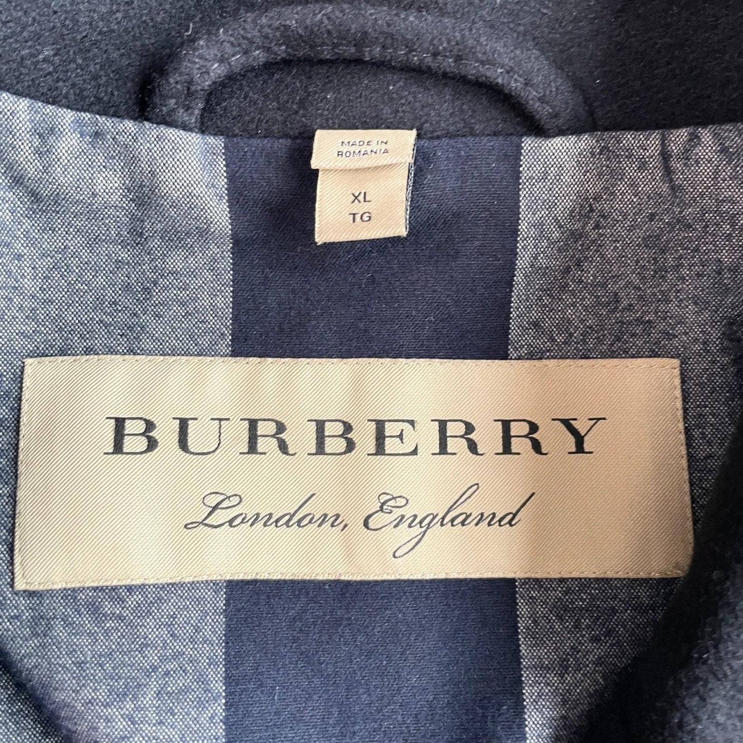Burberry (XL)  Navy Blue Wool/Cashmere Gray Nova Check Peacoat