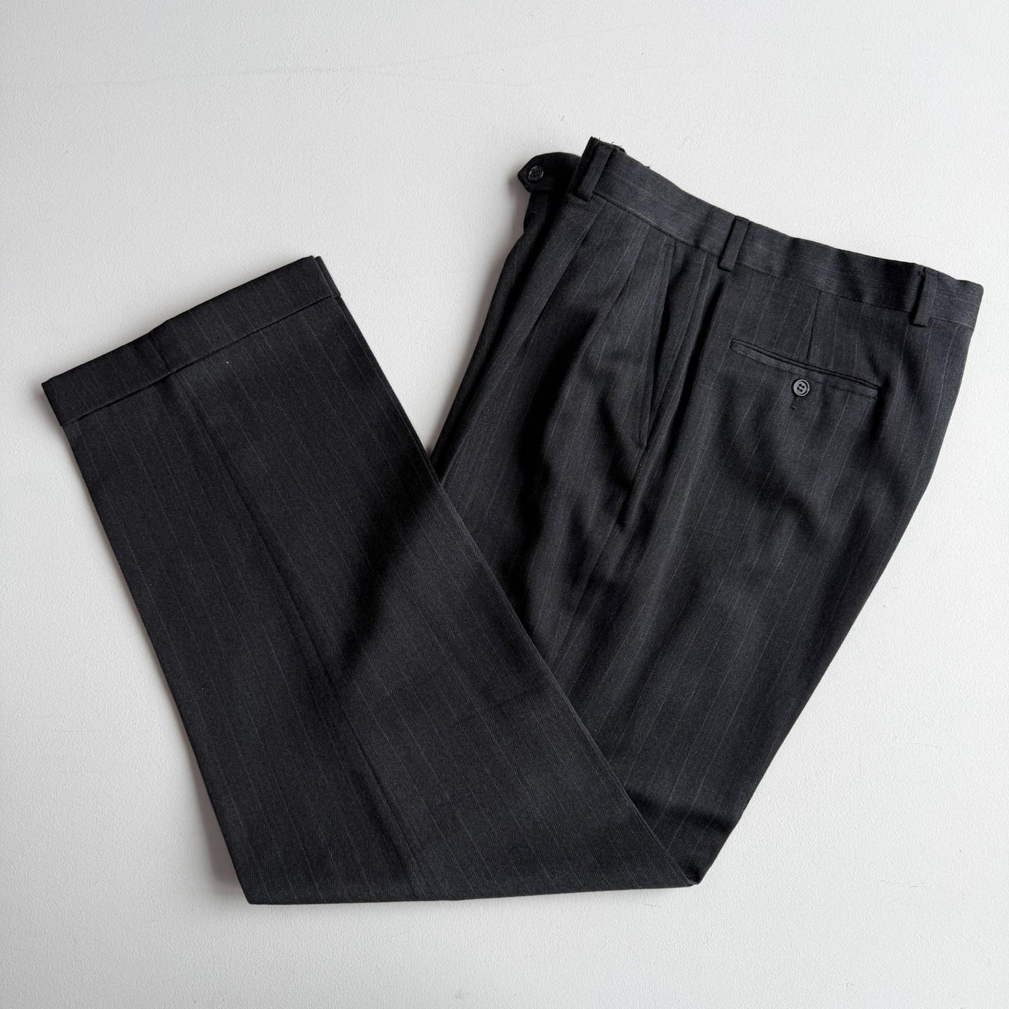VNTG Burberry (33 x 33/32) Charcoal Pin Stripe Pleated Wool High Rise Pants
