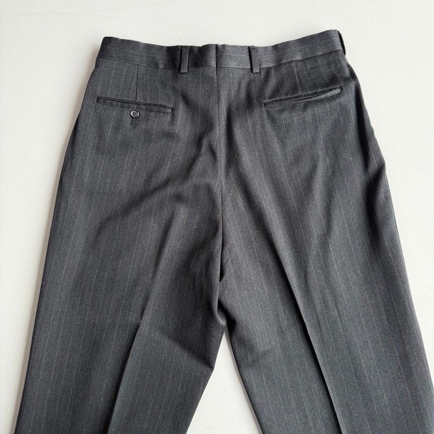 VNTG Burberry (33 x 33/32) Charcoal Pin Stripe Pleated Wool High Rise Pants