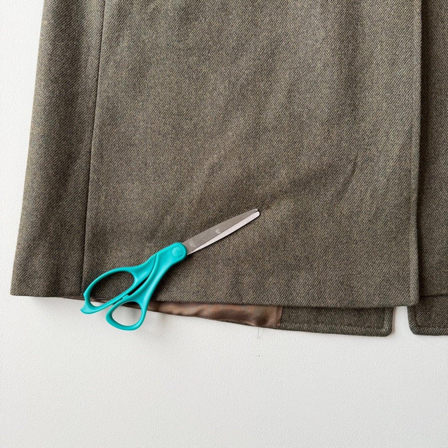 Burberry (48L) 100% Wool Olive Green Belted Balmacaan Raglan Coat