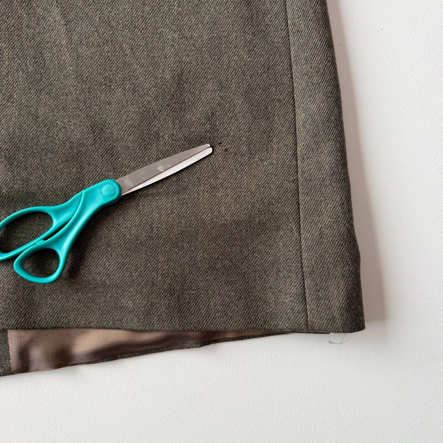 Burberry (48L) 100% Wool Olive Green Belted Balmacaan Raglan Coat