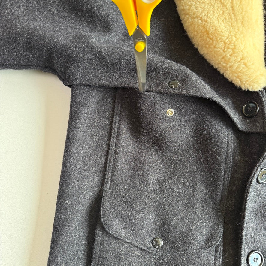 Filson (L) Shearling Collar Charcoal Mackinaw Wool Packer Coat