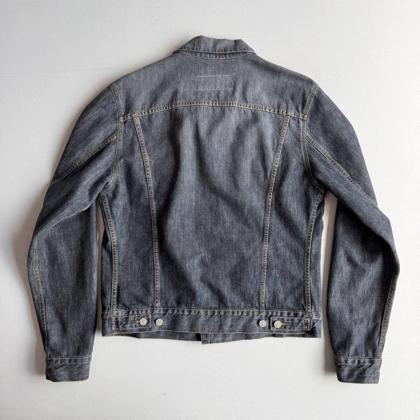Gucci (52IT / L) Gray Faded Denim Type III Trucker Jacket
