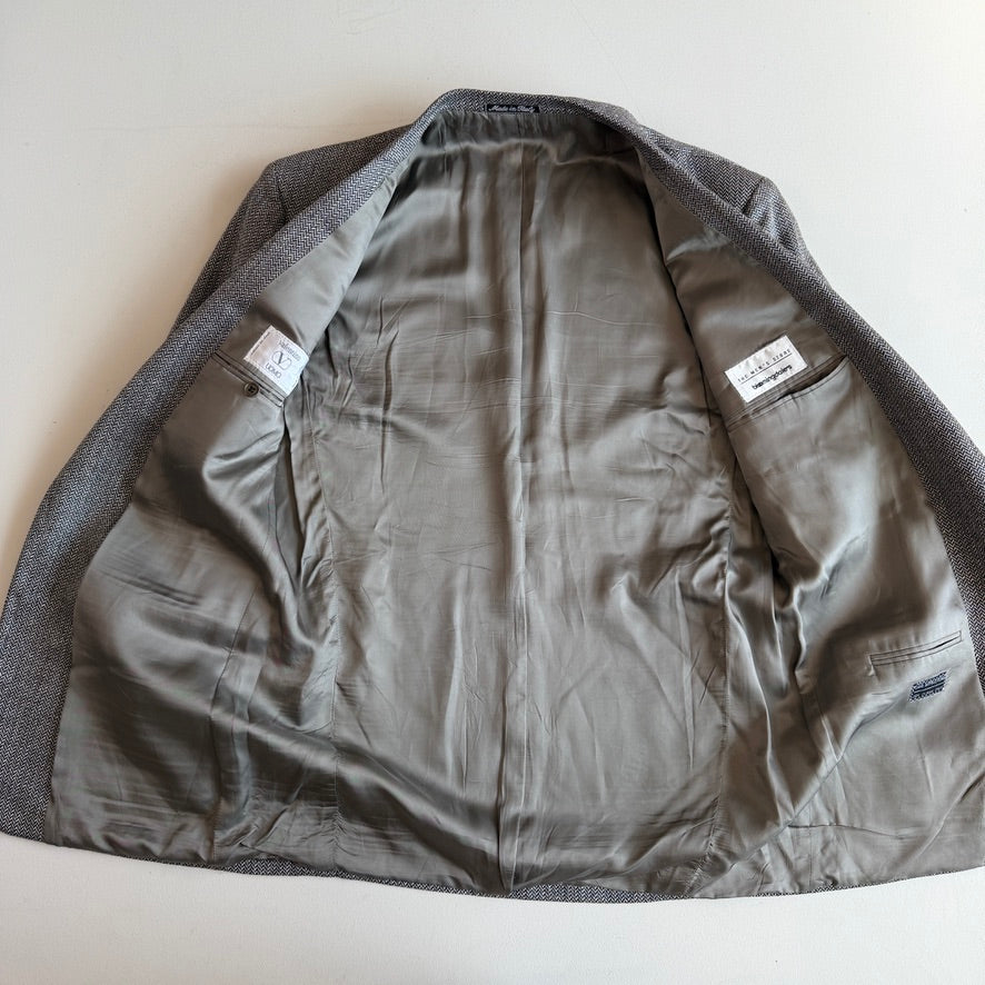 Valentino Uomo (44L) Wool Silk Herringbone Unvented Two Button Sport Coat