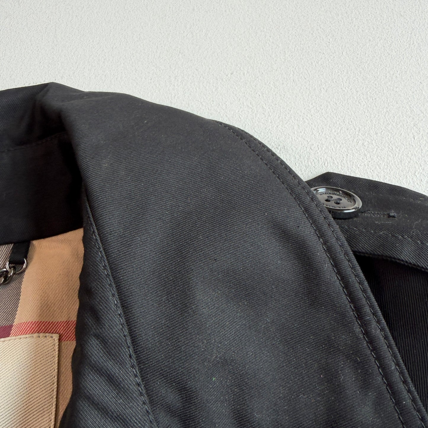 Burberry (54R) Black Poly/Cotton Double Breast Trench Coat