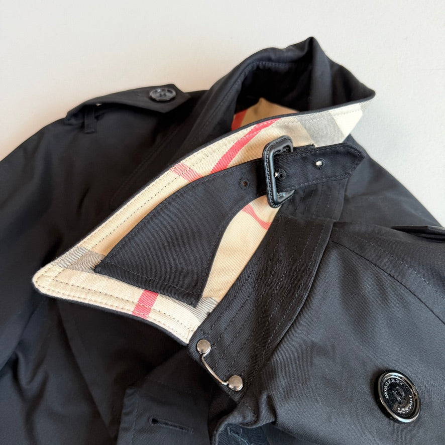 Burberry (54R) Black Poly/Cotton Gabardine Trench Coat