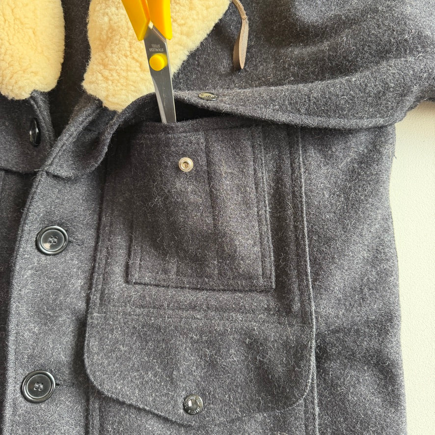 Filson (L) Shearling Collar Charcoal Mackinaw Wool Packer Coat