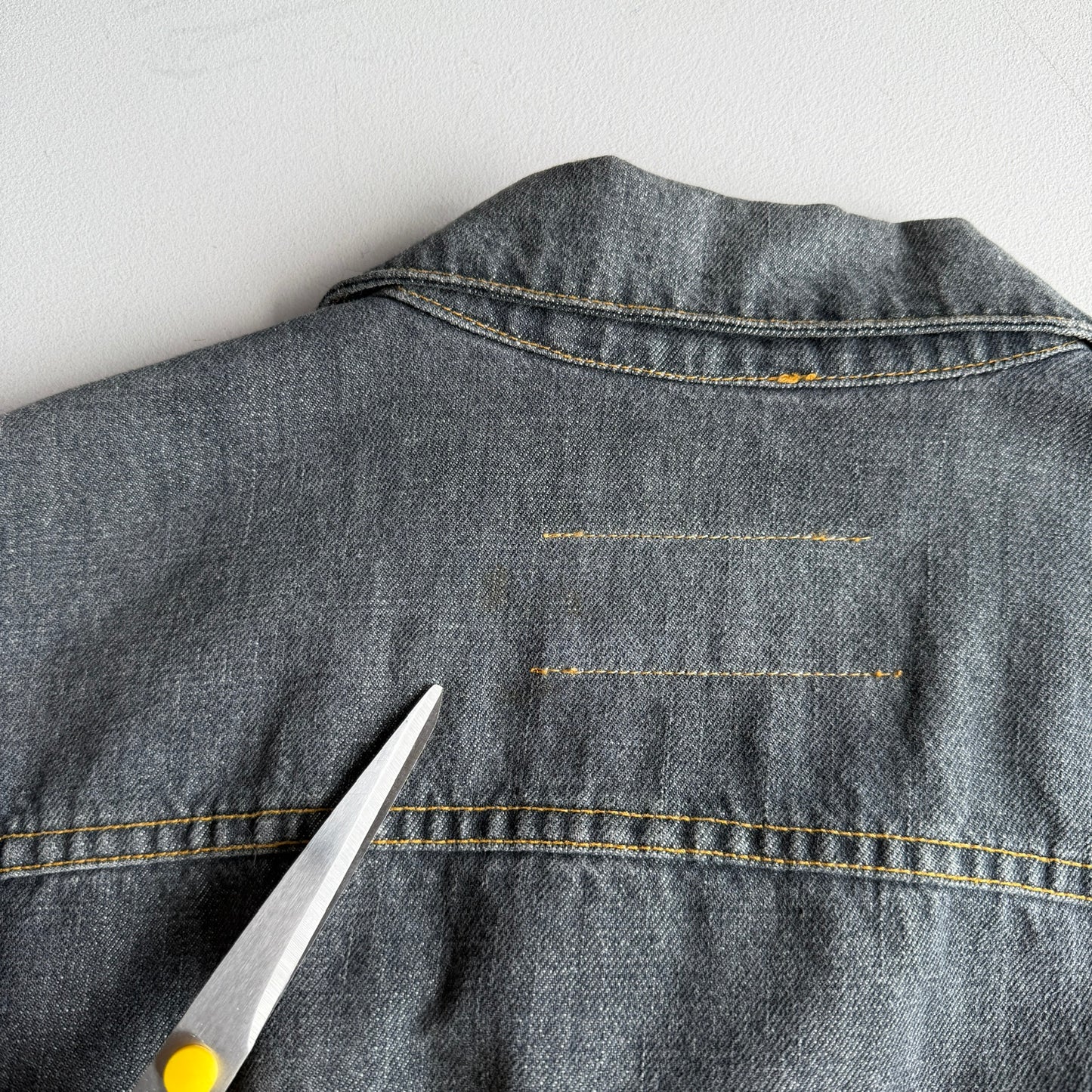 Gucci (52IT / L) Gray Faded Denim Type III Trucker Jacket