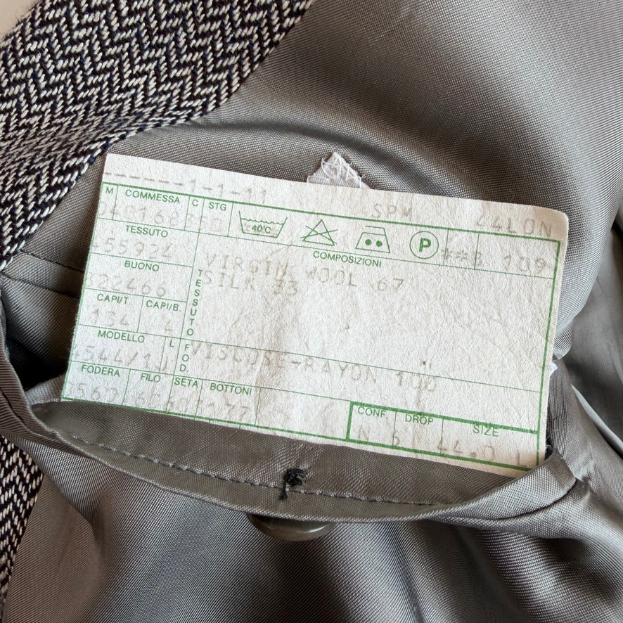 Valentino Uomo (44L) Wool Silk Herringbone Unvented Two Button Sport Coat