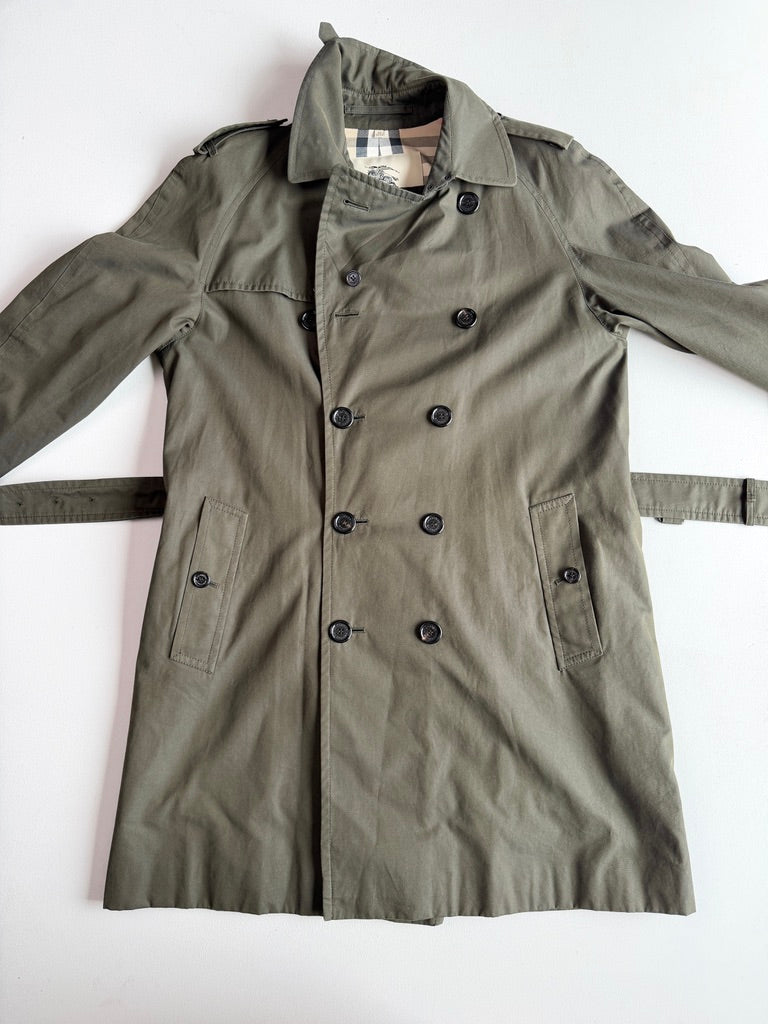 Burberry (54 IT) Kensington Gaberdine Cotton Olive Green Mid-Length Trench Coat