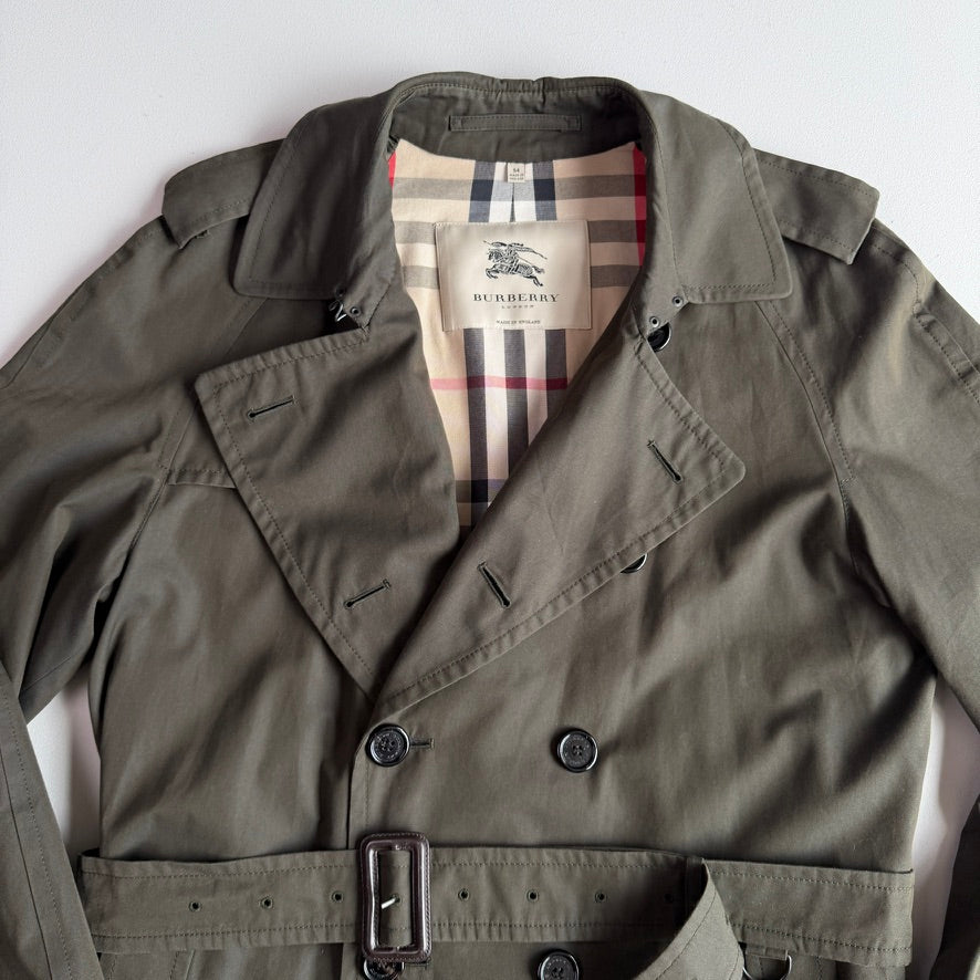 Burberry (54 IT) Kensington Gaberdine Cotton Olive Green Mid-Length Trench Coat