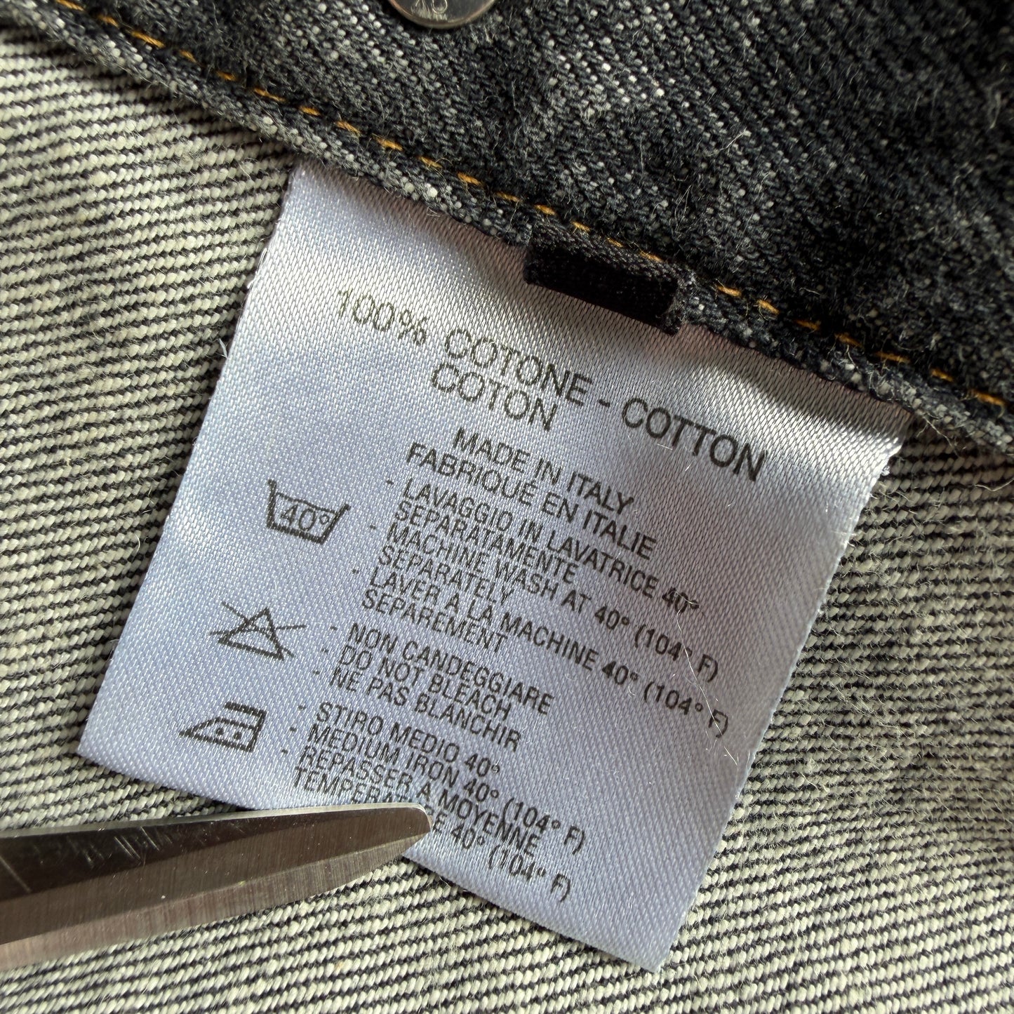 Gucci (52IT / L) Gray Faded Denim Type III Trucker Jacket