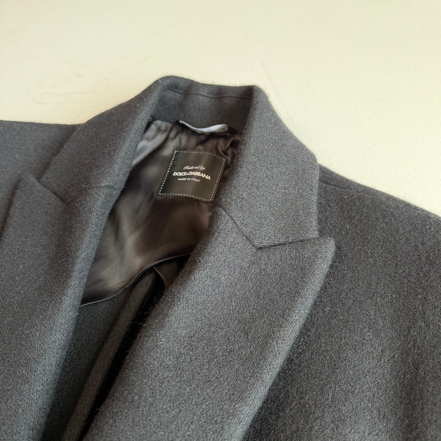 NWT Dolce & Gabbana (50IT / 40R) Black Wool Blend Peak Lapel Topcoat