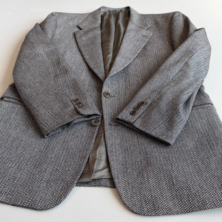 Valentino Uomo (44L) Wool Silk Herringbone Unvented Two Button Sport Coat