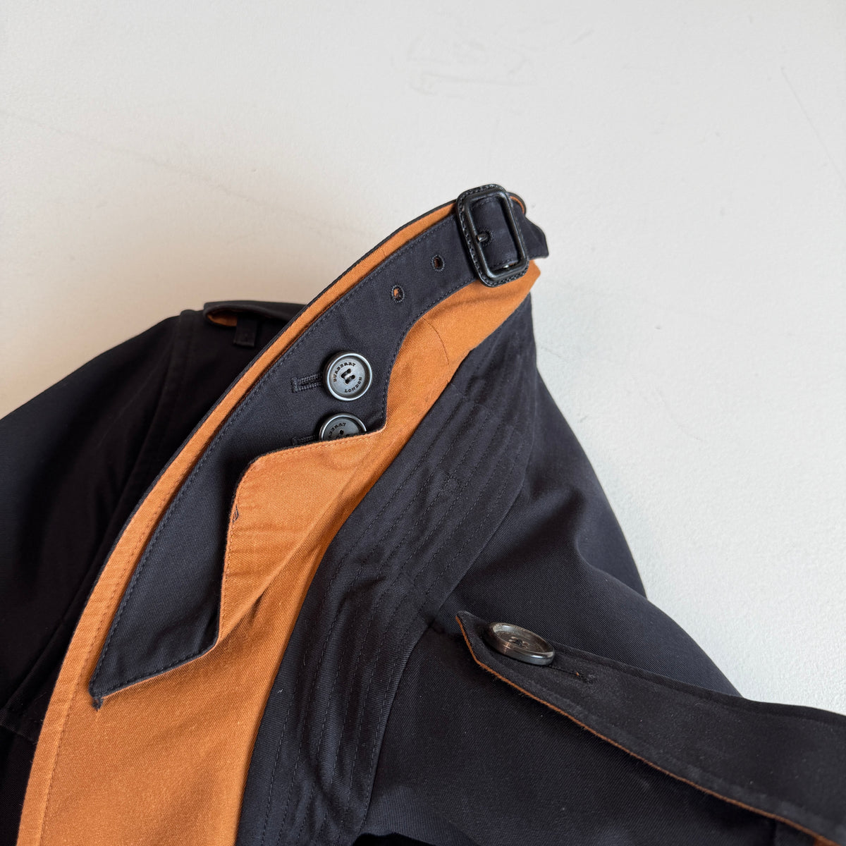 Burberry (38R / 48IT) 100% Cotton Gabardine Contrast Black Trench Coat