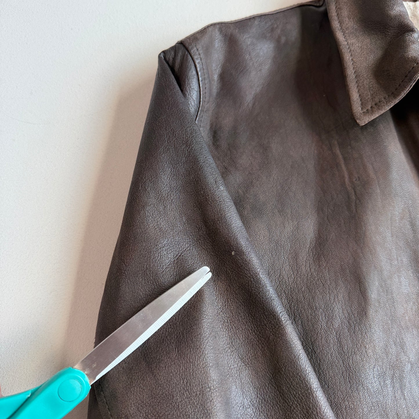 MINT! Paul Stuart (M) Lightweight Leather Linen-Lined Bomber-Style Jacket