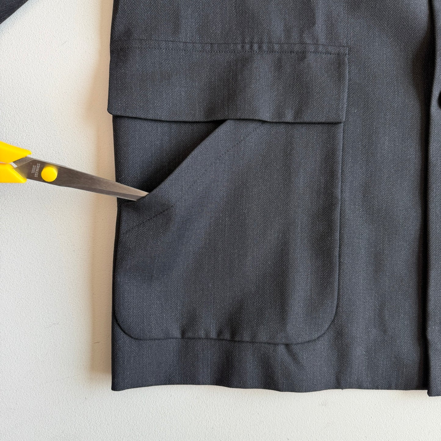 Ermenegildo Zegna (S / 48IT) 100% Wool Herringbone Charcoal Car Coat