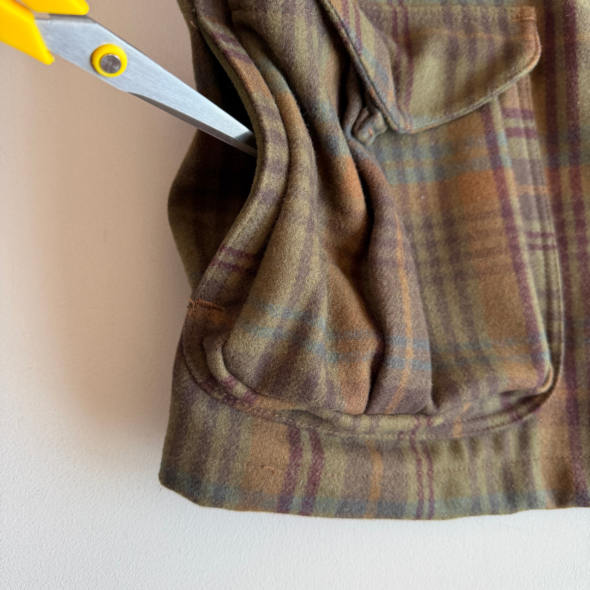 Filson (L) Yukon Wool Plaid Shooting Cruiser Mackinaw Coat