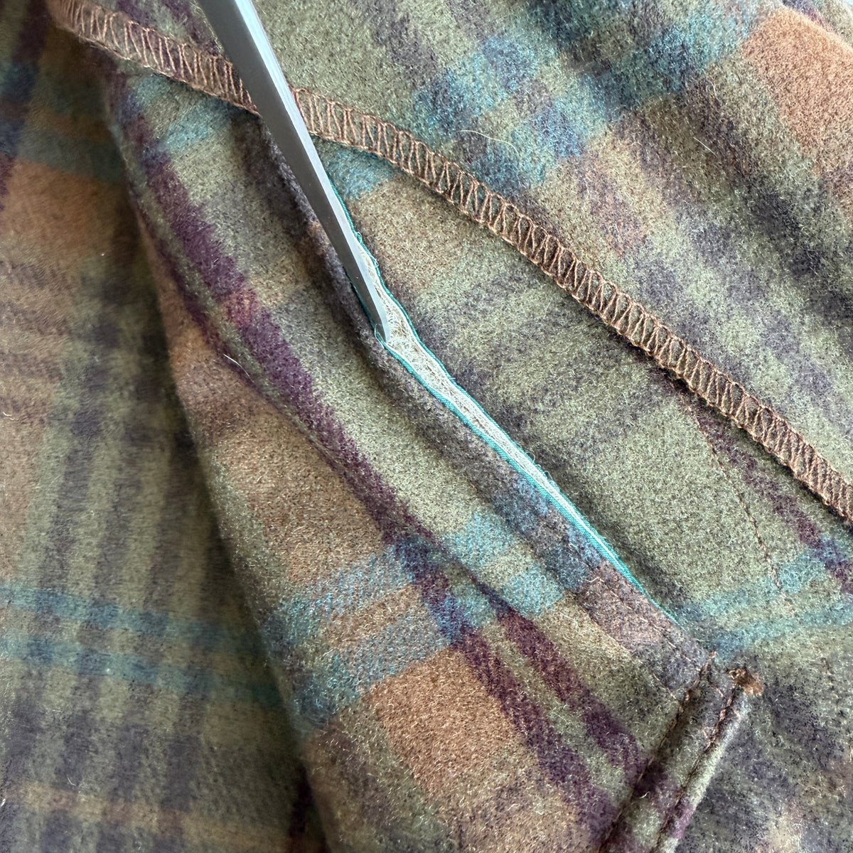 Filson (L) Yukon Wool Plaid Shooting Cruiser Mackinaw Coat